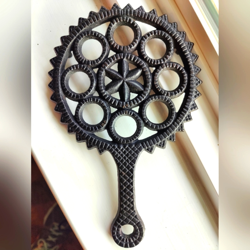 Griswold cast iron trivet